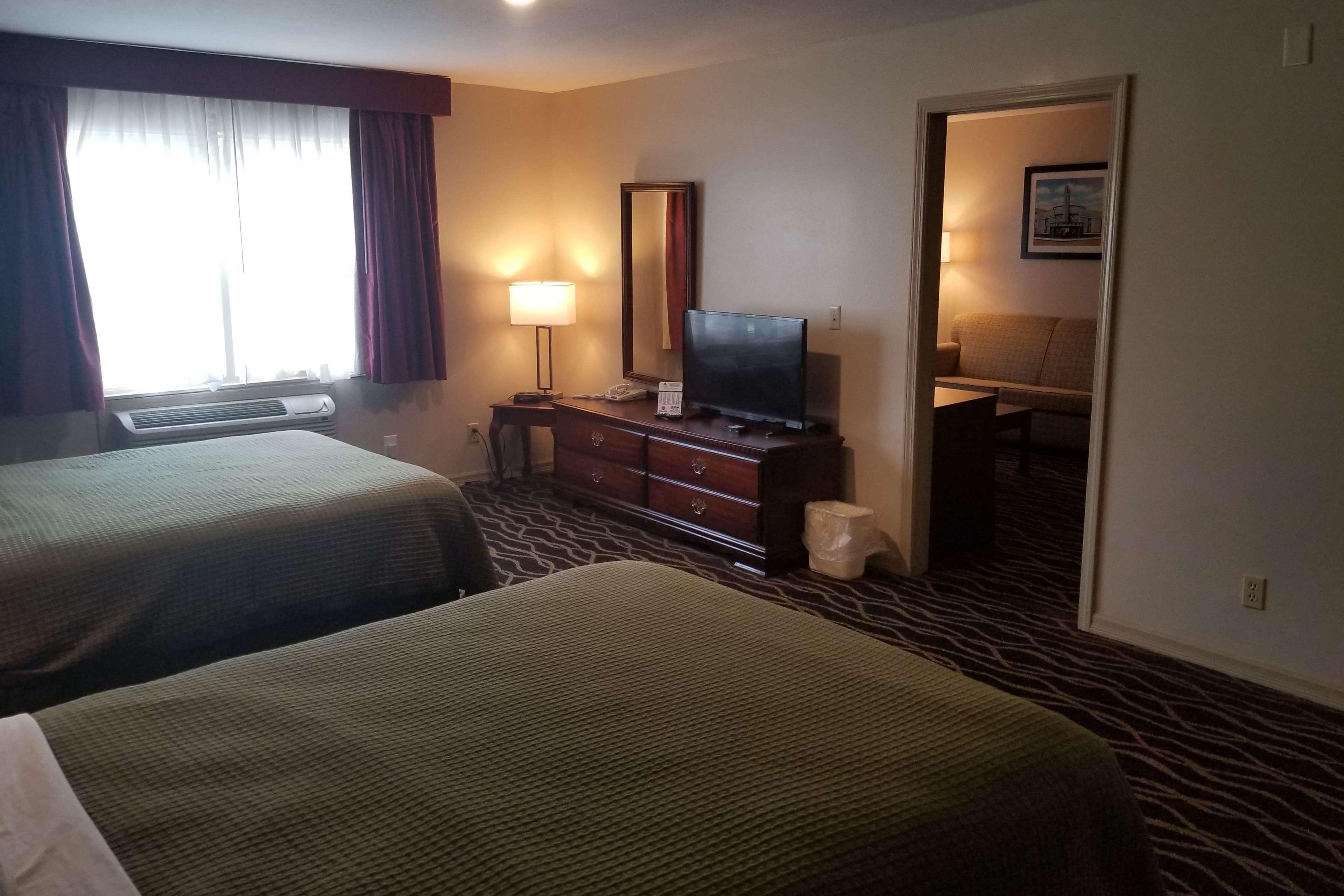 Days Inn And Suites By Wyndham Sikeston Εξωτερικό φωτογραφία